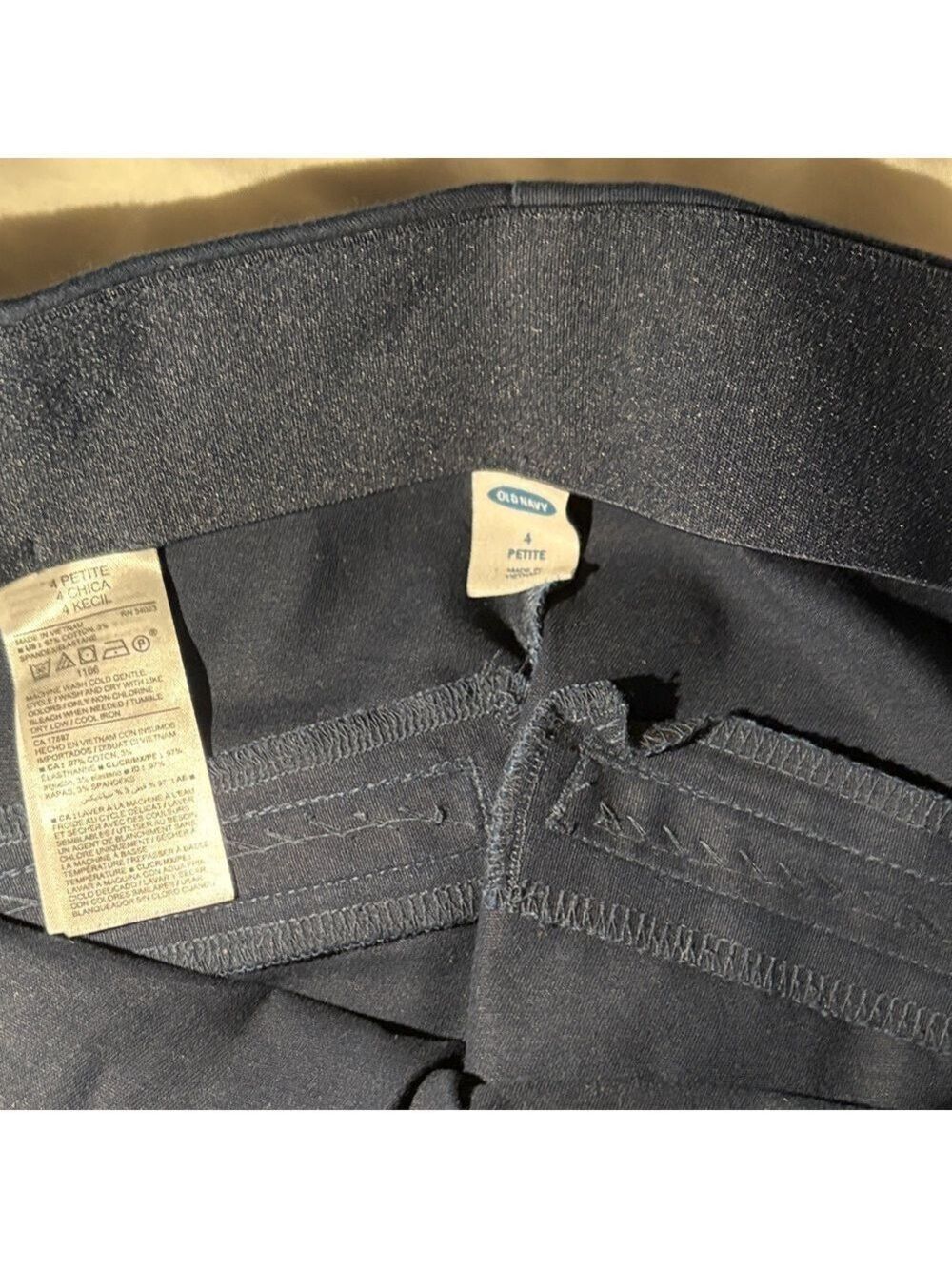 Old Navy Women's Navy Cropped Pants - Picture 3 of 3